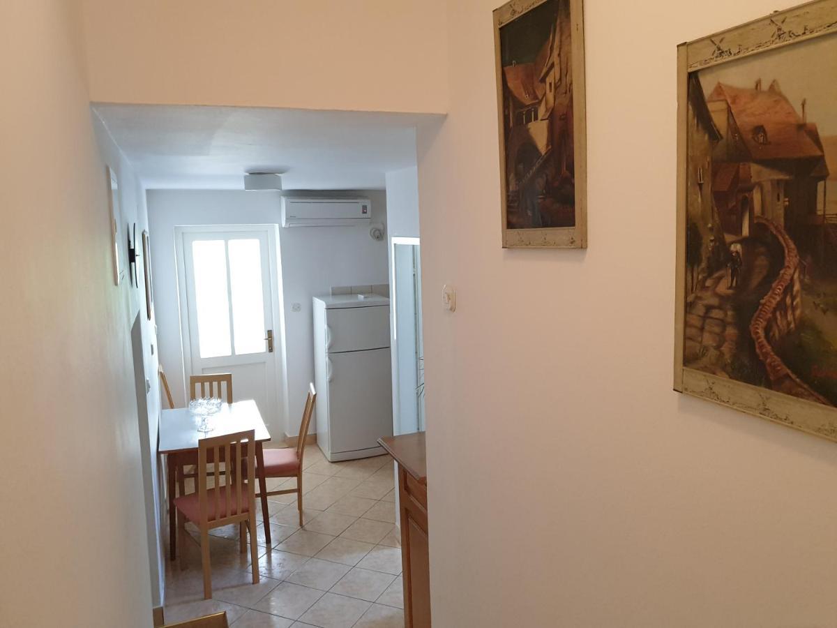 ראב Apartmani I Sobe Jusic מראה חיצוני תמונה
